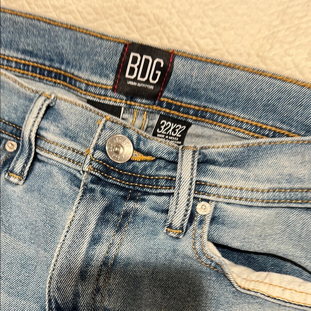 BDG Urban Outfitters Men’s skinny distressed jeans 32x32